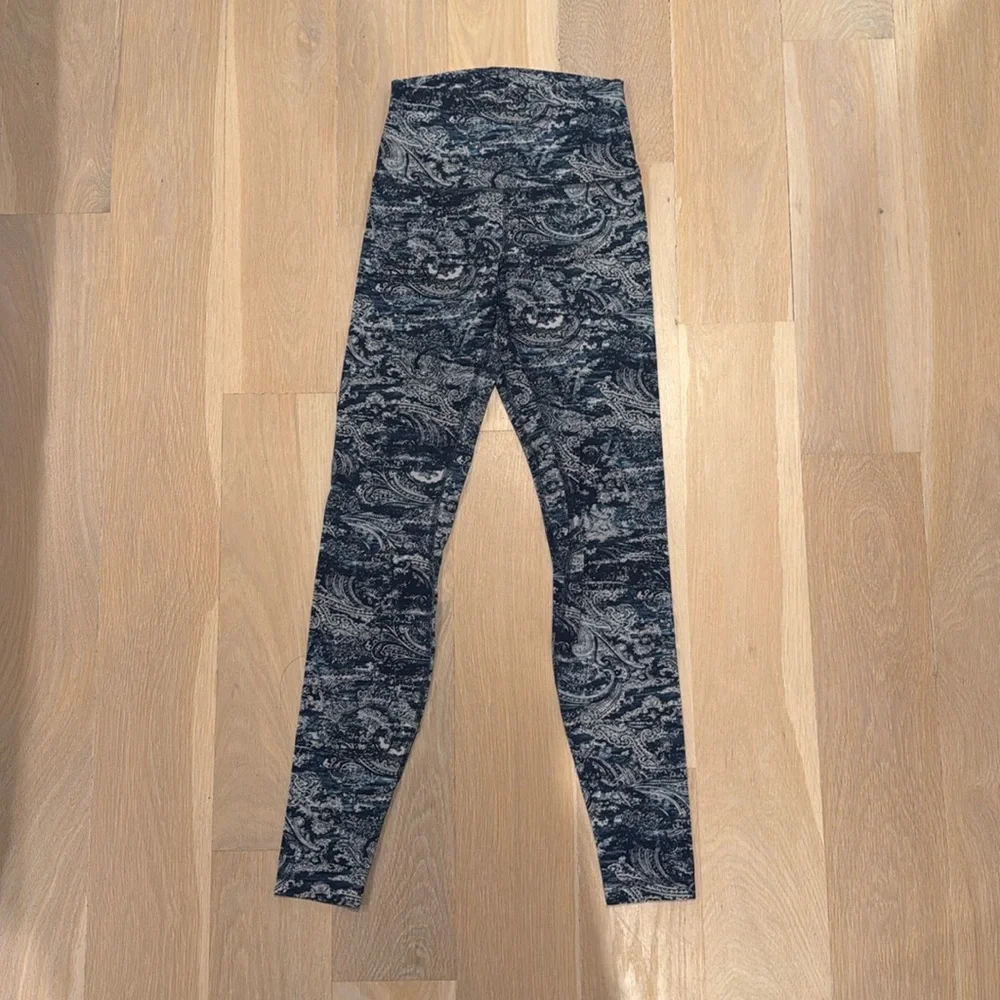 Lululemon Align RARE - Picture 1 of 4